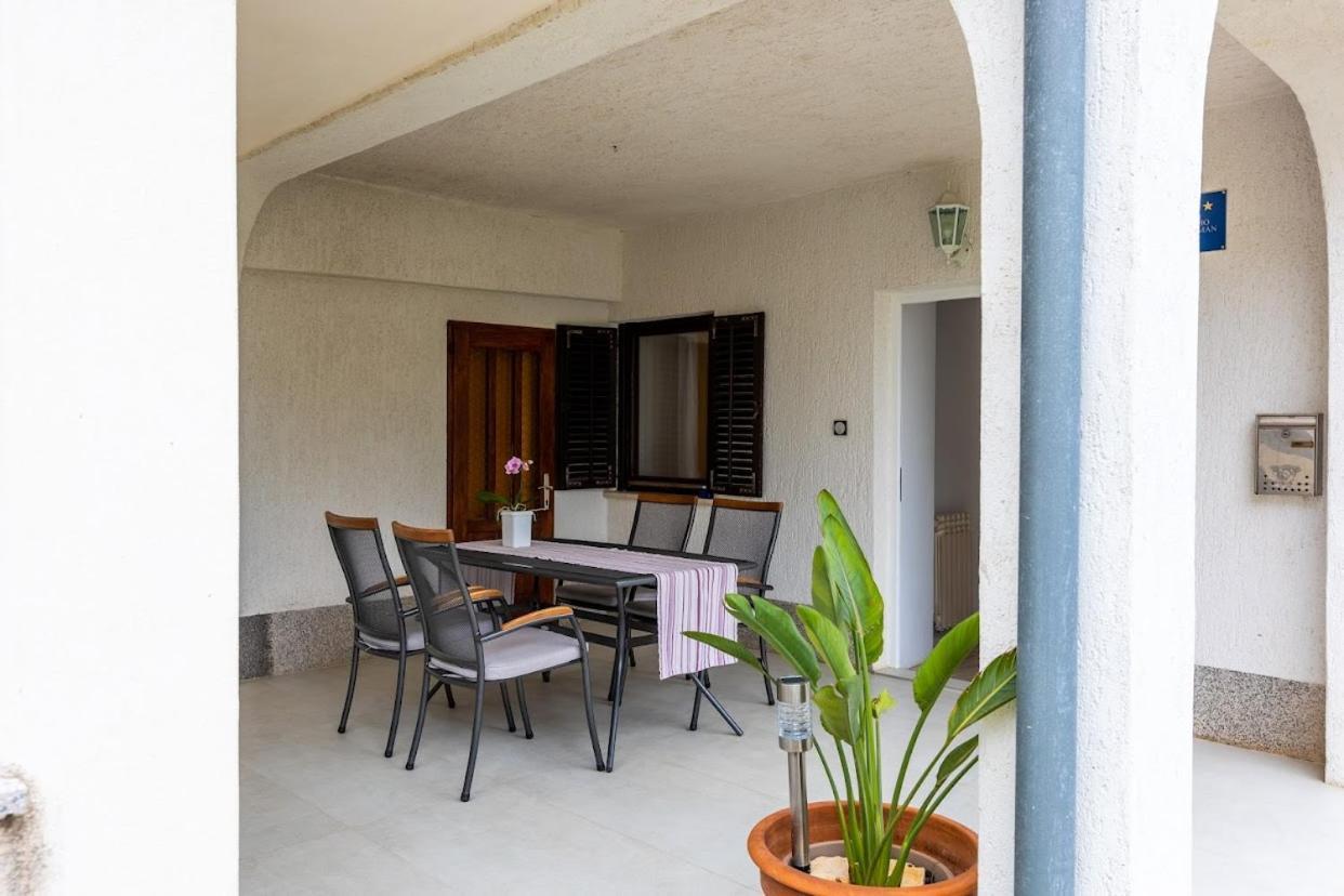 Apartment Anton プナト エクステリア 写真