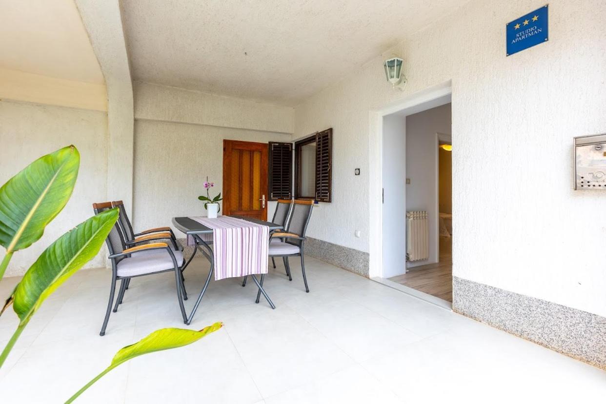 Apartment Anton プナト エクステリア 写真